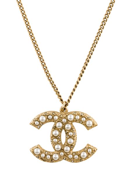 chanel necklace.